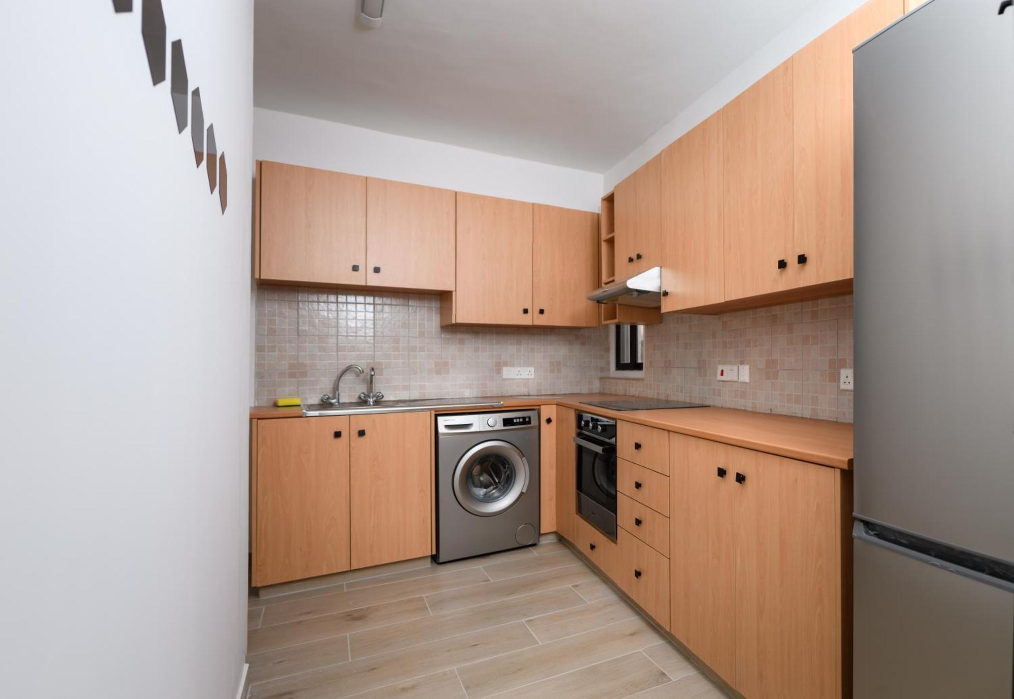 Ollies 3 Bedroom Apartment Ларнака Екстер'єр фото