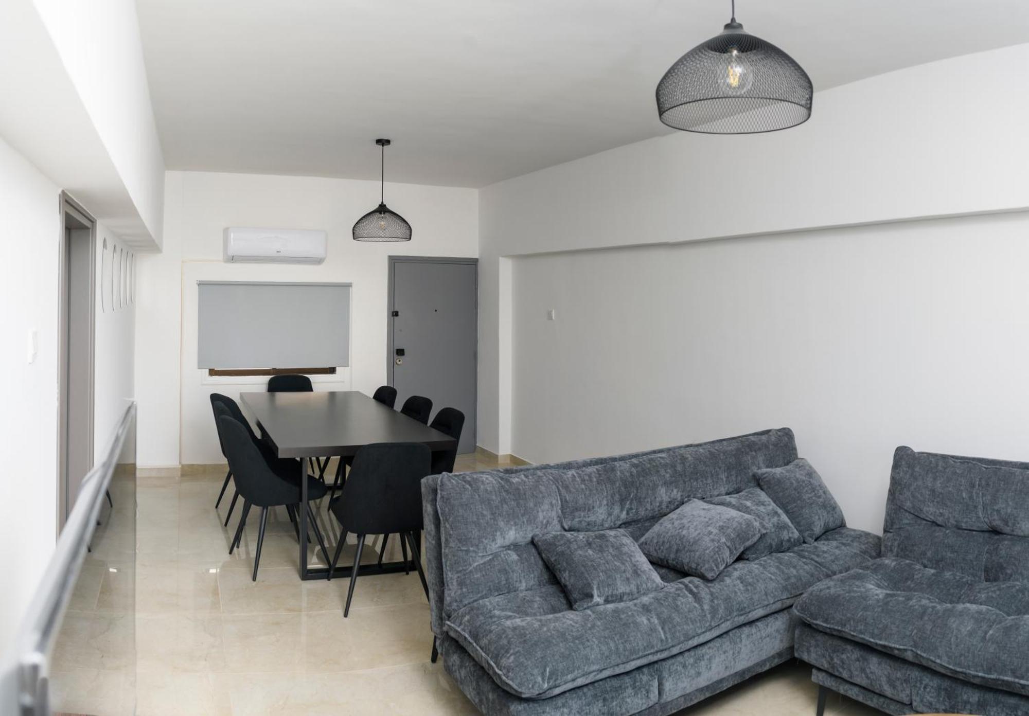 Ollies 3 Bedroom Apartment Ларнака Екстер'єр фото