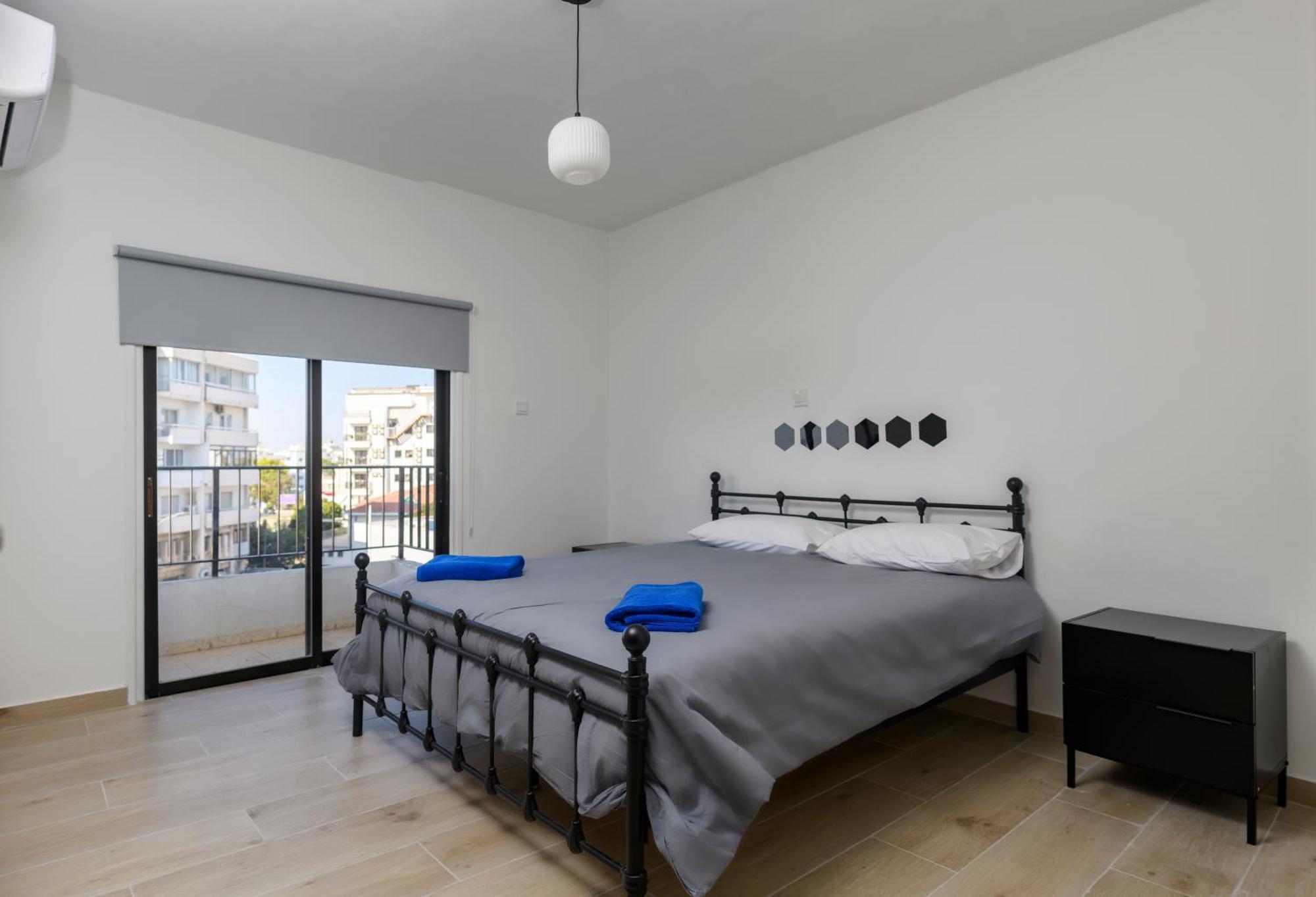 Ollies 3 Bedroom Apartment Ларнака Екстер'єр фото
